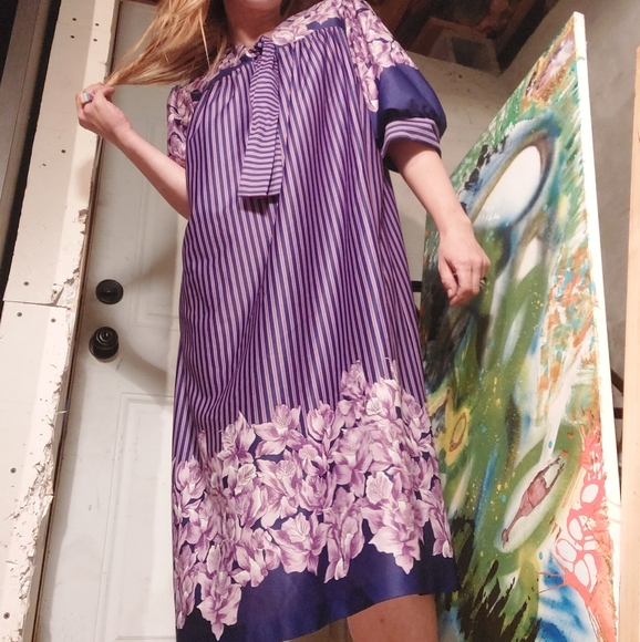 Kitschy 1960's striped floral housedress ~ mumuu ~ loungewear w/ b… - Picture 2 of 16